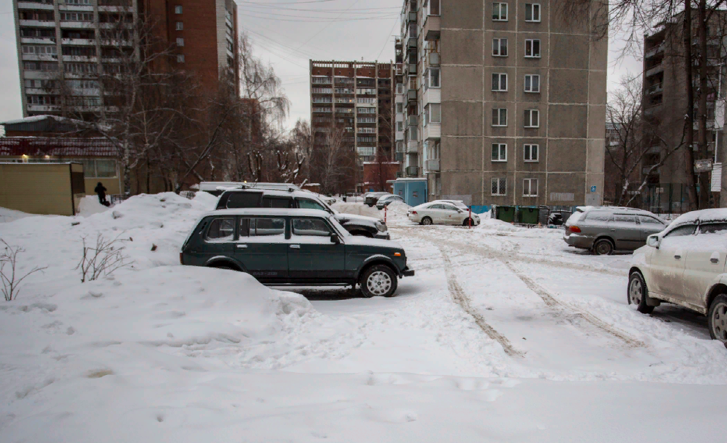 Фото Мерзко и пакостно: фото с улиц Новосибирска, где гололёд и снежное болото оказались сильнее коммунальщиков 7
